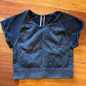 Savvi crop workout tee